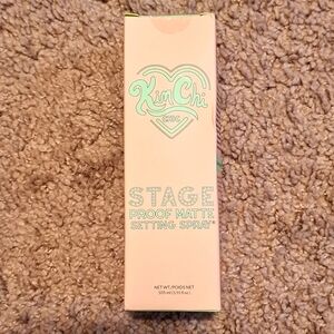 Kim Chi Stage Proof Matte Setting Spray